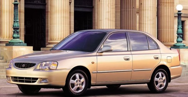 Бързо стана ясно, че тези двигатели имат лошия навик да правят номера с цилиндрите си. Намирането на причините за тези недостатъци се превърна в най-интересната тема във форумите на собствениците на корейски автомобили. Те се оплакваха от всичко: масло, бензин, маслени дюзи за охлаждане на буталата, стил на шофиране, катализатори... Точната причина за гафа все още не е установена, въпреки че някои идеи изглеждат много  разумни.

Проблемите на 2.0 и 2.4-литровите двигатели Theta често се свързваха с проблема с премахването на 1.4 и 1.6-литровите двигатели от серията Gamma. В резултат на това репутацията на всички бензинови двигатели Hyundai-Kia беше опетнена. И малцина са тези, които вярват, че всички тези двигатели могат лесно да изминат 300 и 400 хиляди километра.
